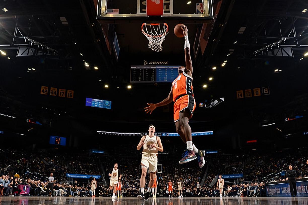 九游体育登录入口-打出了准三双数据,快船后场大闸的进攻才能正在不断被激发出来?