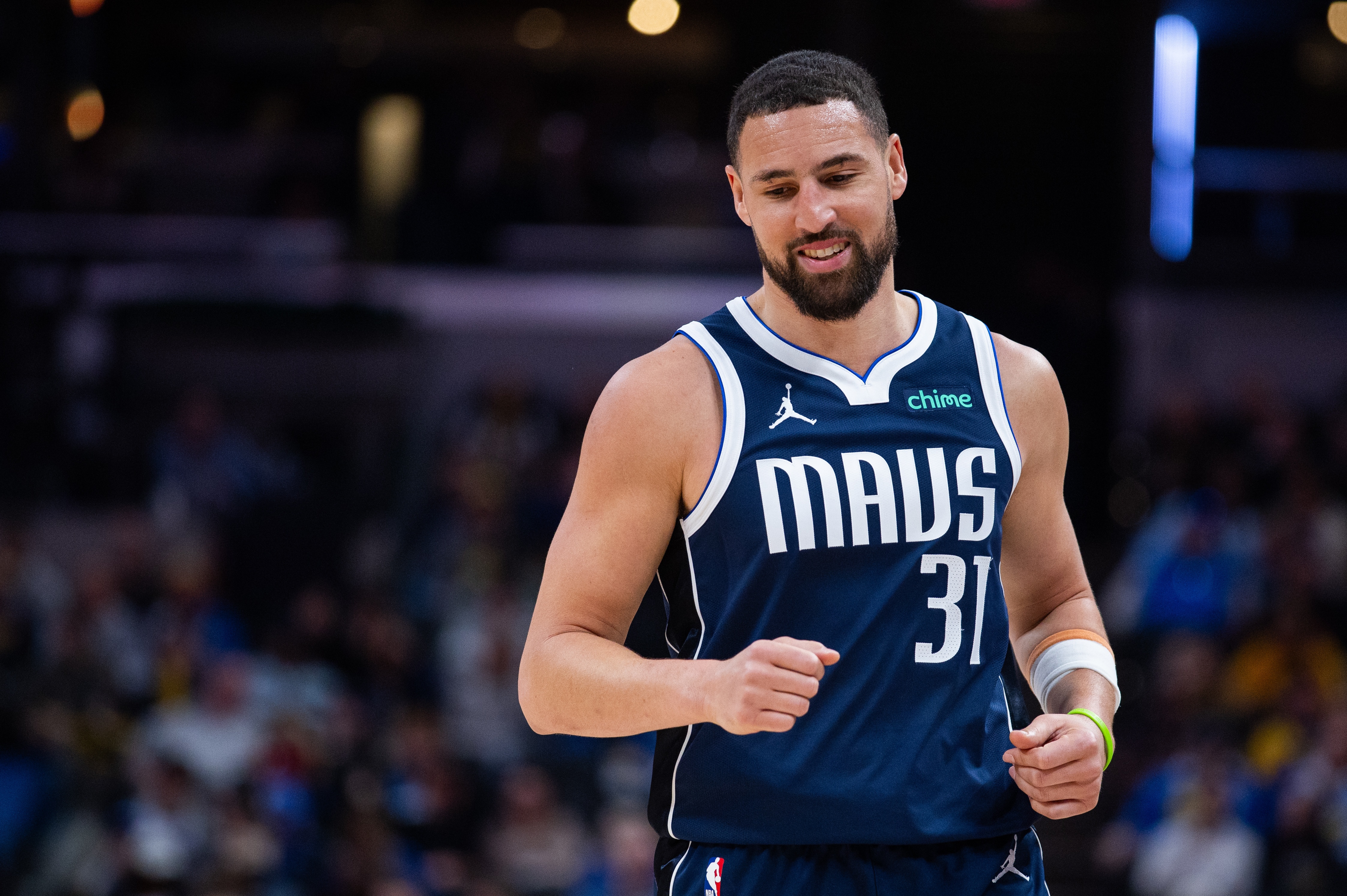 九游体育官网首页-尽力局！克莱三分11中5空砍全队最高19分 下半场8中5独得14分