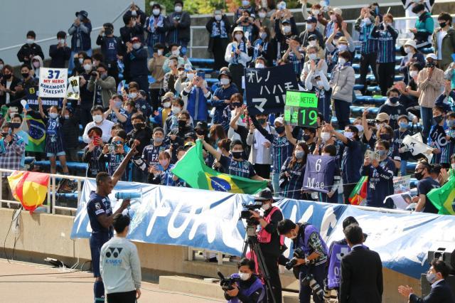 1619929506209030403.jpg 九游体育官网首页-Made In CSL①中超神锋初到日本被称姆博马再现